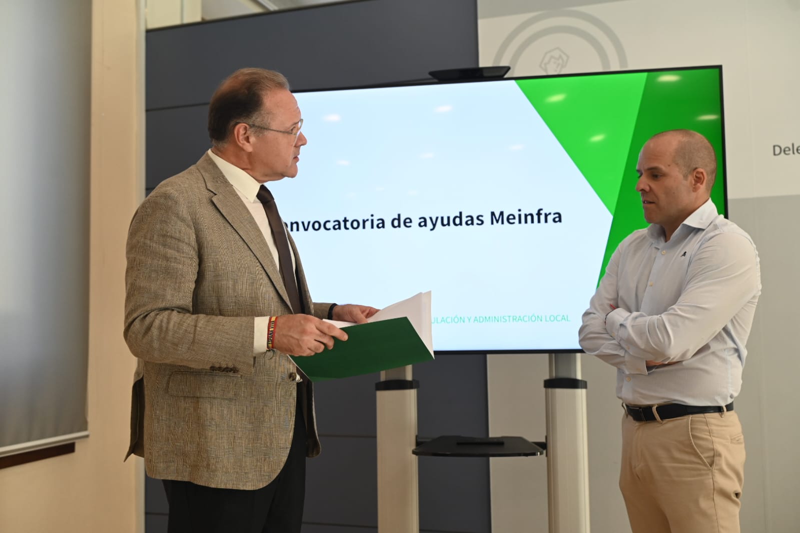 granada-recibe-mas-de-un-millon-de-euros-de-la-junta-para-mejorar-las-infraestructuras-y-servicios-de-sus-municipios-pequenos