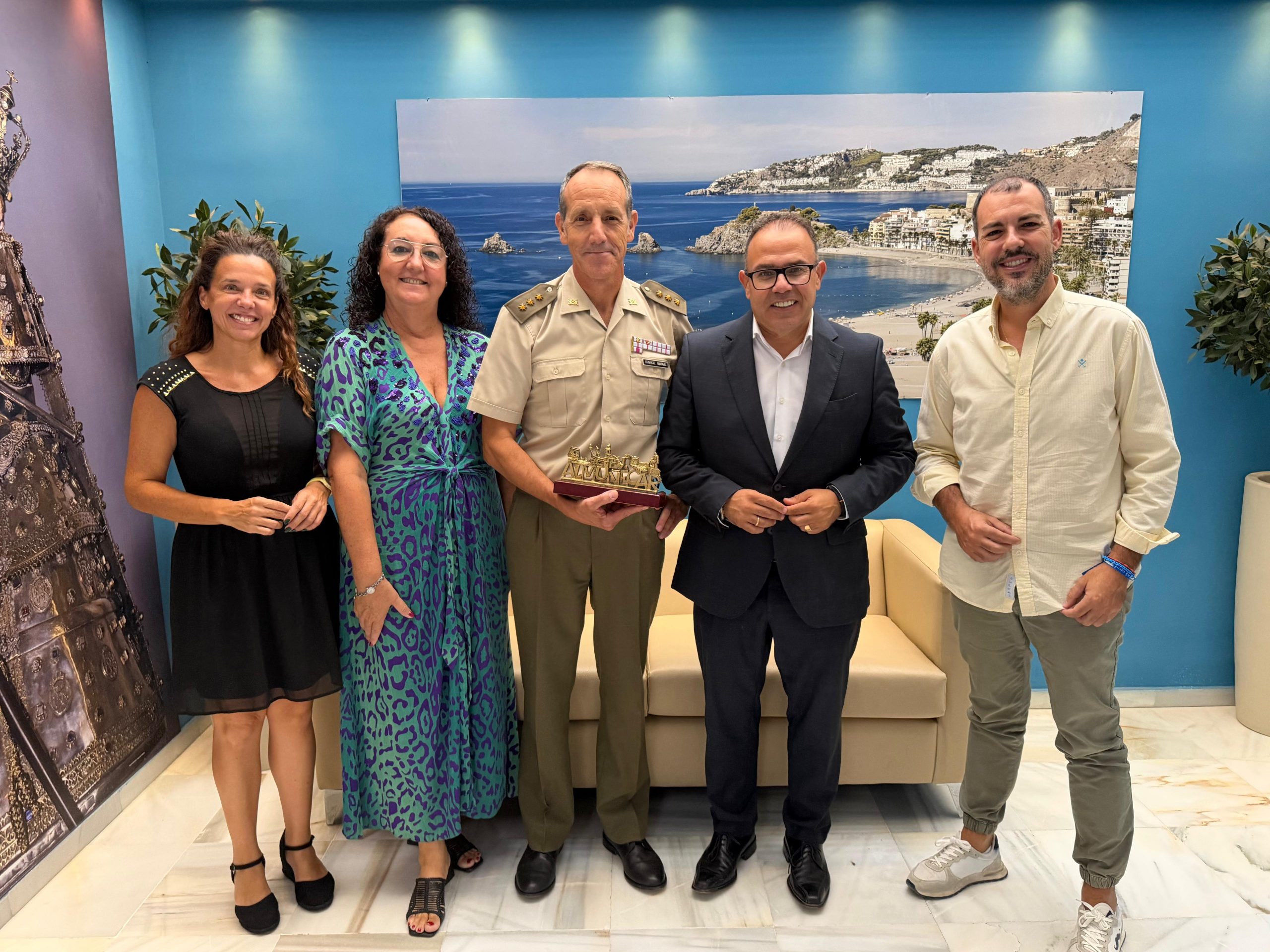almunecar-recibe-al-nuevo-subdelegado-de-defensa-en-granada-el-coronel-francisco-fernandez-gonzalez