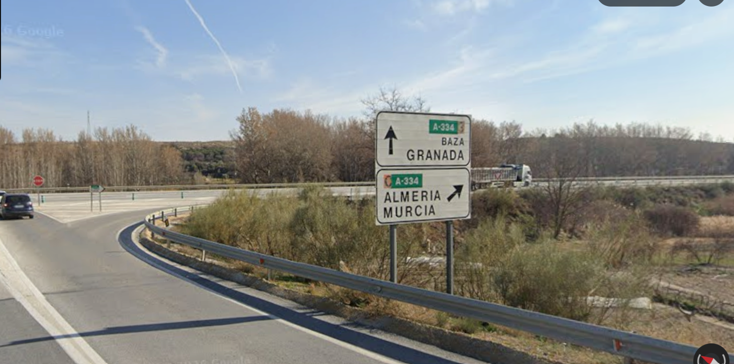 granada-un-fallecido-y-tres-heridos-dos-de-ellos-graves-tras-una-colision-entre-dos-turismos-en-caniles