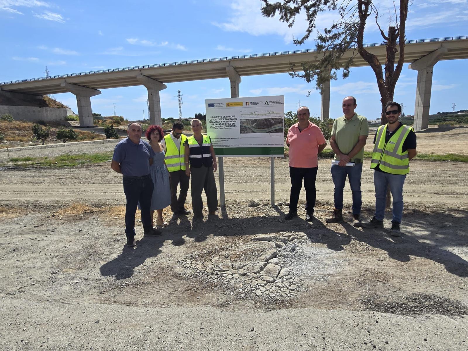 la-junta-culmina-en-salobrena-el-parque-fluvial-de-la-rambla-de-molvizar-tras-invertir-18-millones