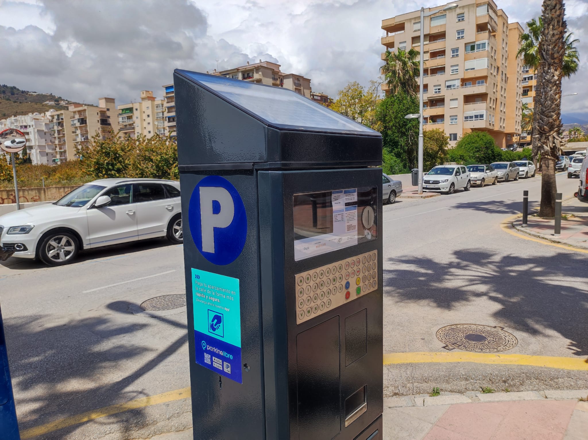 almunecar-y-la-herradura-despiden-la-zona-azul-en-sus-paseos-maritimos-tras-el-verano