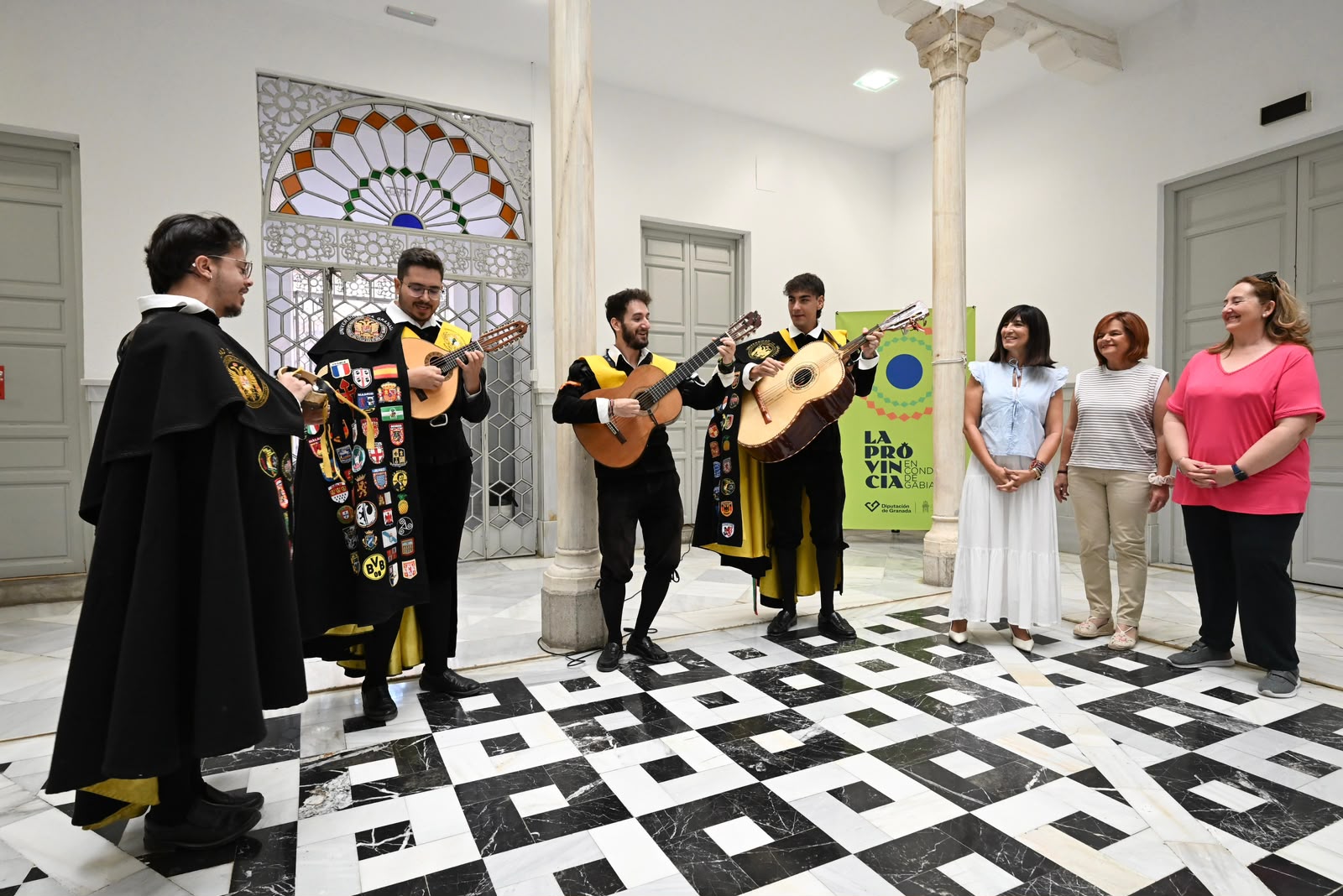 diputacion-niguelas-se-llena-de-musica-y-tradicion-con-el-ii-certamen-internacional-de-tunas-balcon-del-valle