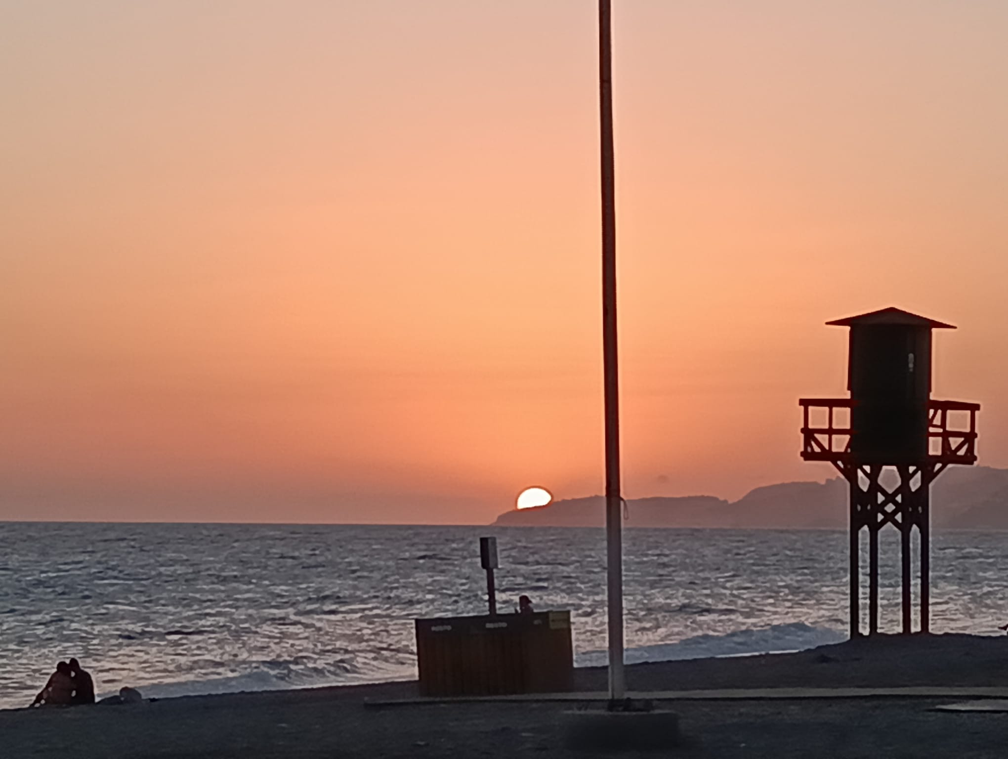 motril-el-otono-llama-a-la-puerta-el-calendario-cambia-de-estacion-y-la-noche-vuelve-a-ganar-terreno