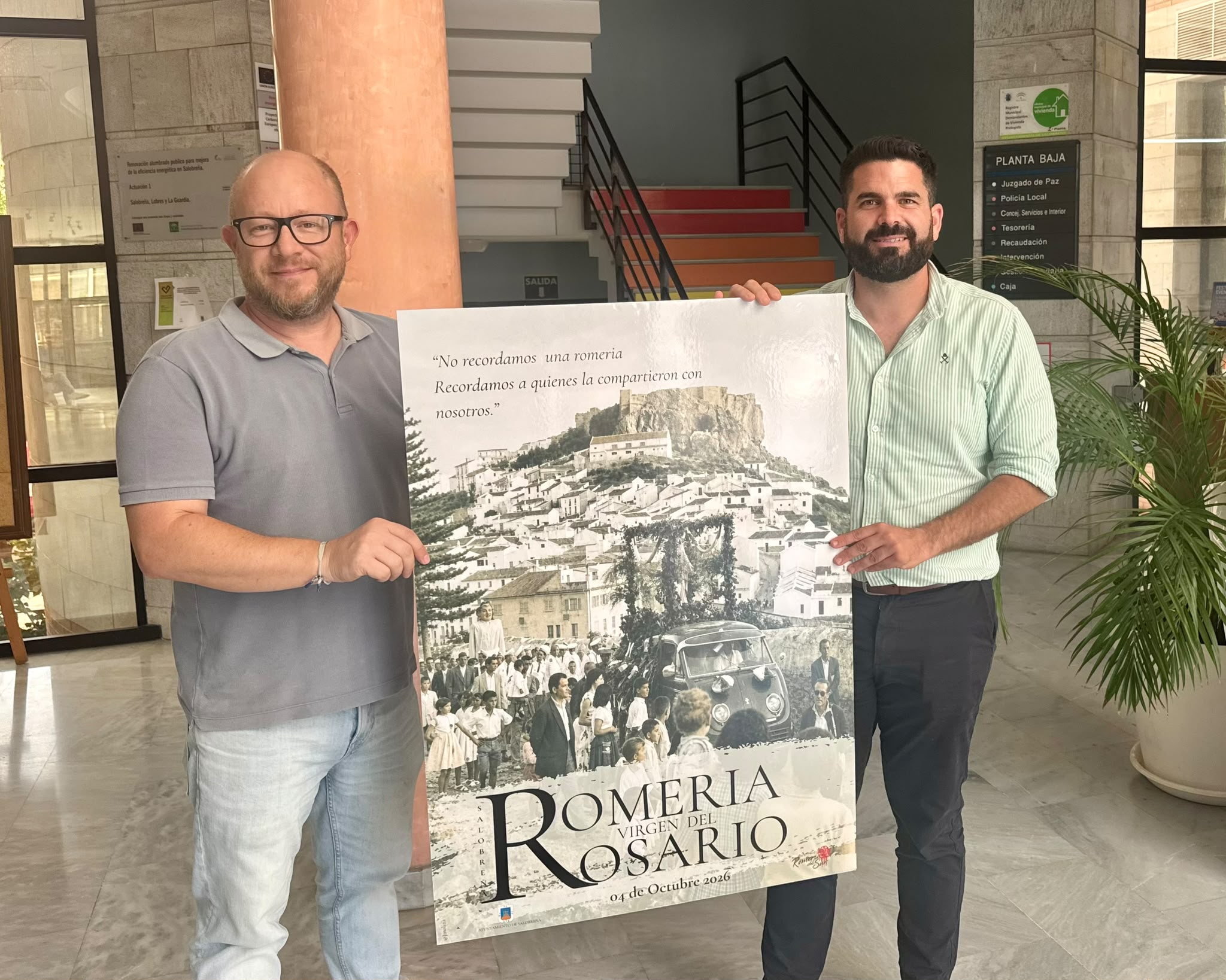 salobrena-recupera-los-gigantes-y-cabezudos-para-una-romeria-del-sur-que-mira-a-sus-raices