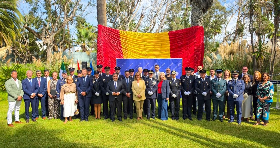 la-policia-local-de-motril-reconoce-la-labor-de-sus-agentes-y-distingue-a-la-asociacion-virgen-de-la-cabeza-en-la-festividad-de-san-miguel