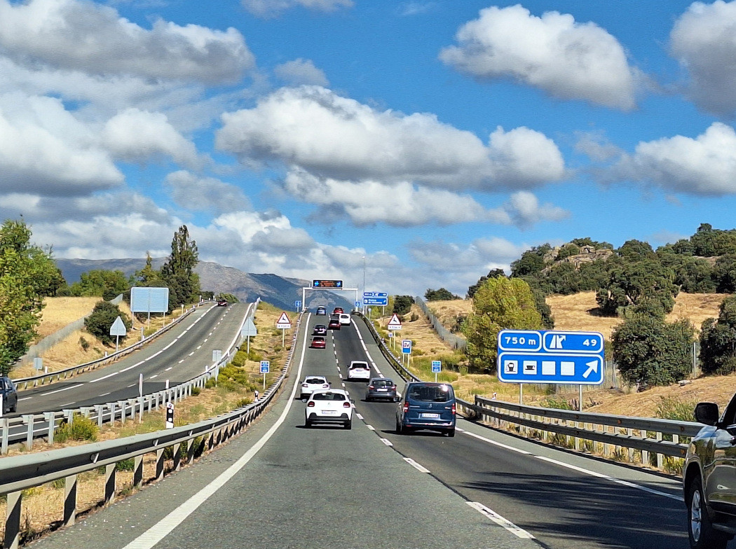 granada-la-dgt-preve-121-200-desplazamientos-de-largo-recorrido-granadino-por-el-puente-de-todos-los-santos