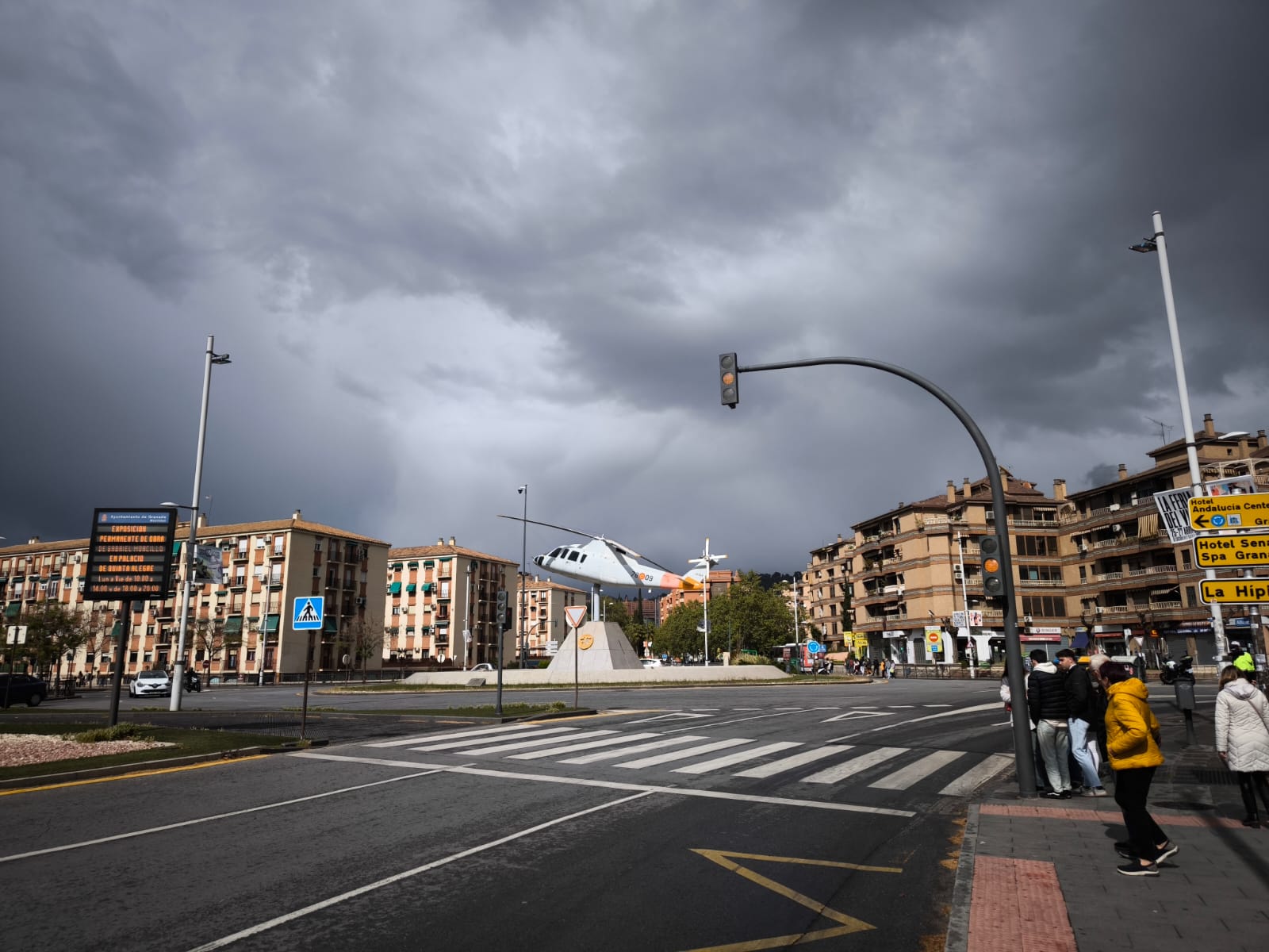 granada-despide-el-verano-con-1-259-parados-mas-y-un-mercado-laboral-lastrado-por-el-fin-de-la-temporada-turistica