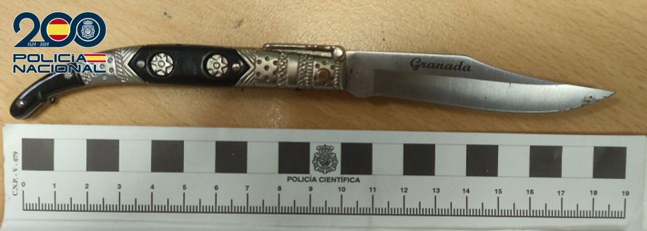 detenido-en-granada-por-amenazar-con-una-navaja-de-19-centimetros-a-un-trabajador-de-un-parking-tras-recriminarle-que-consumiera-drogas