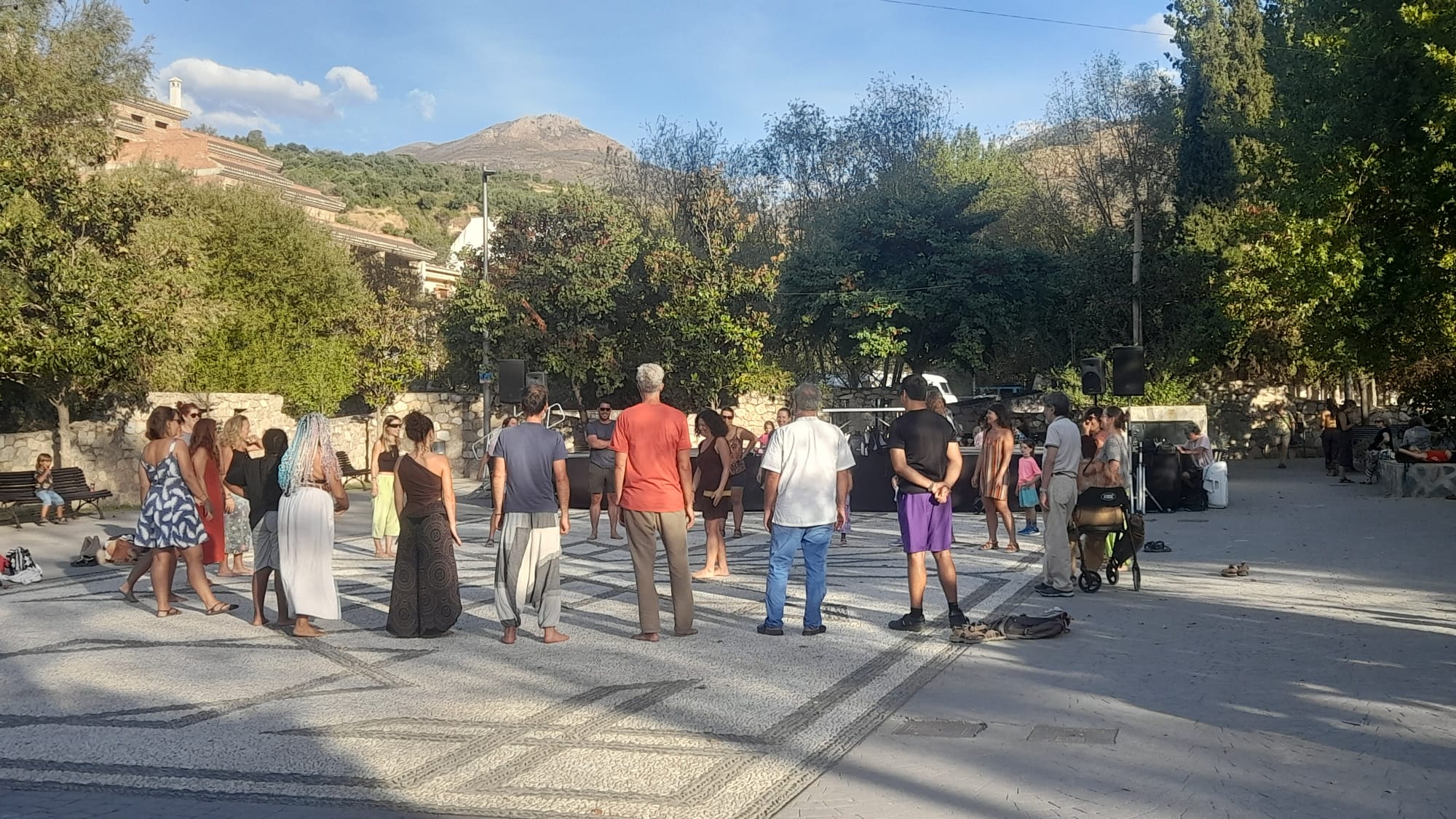 saludarte-llena-monachil-de-cultura-bienestar-y-creatividad-en-una-quinta-edicion-multitudinaria