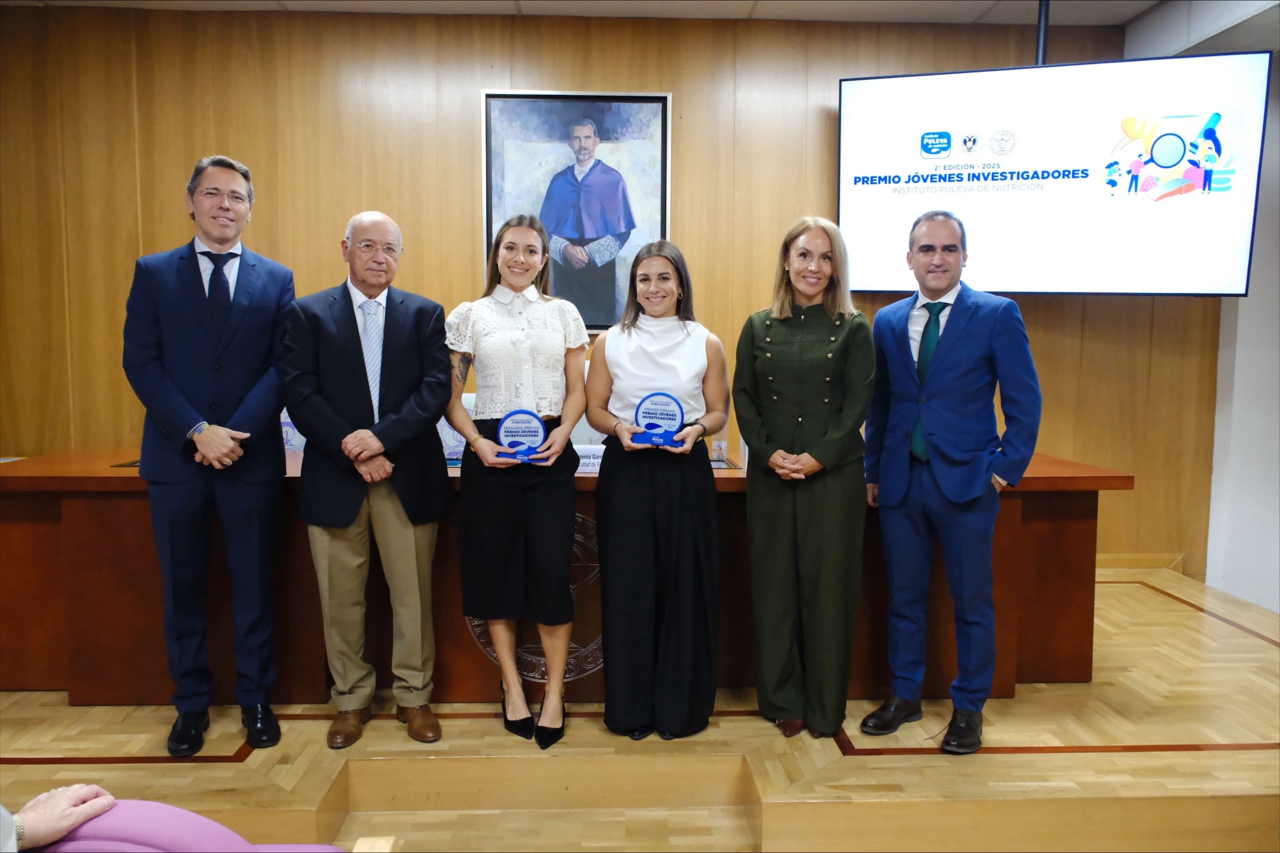 granada-la-ugr-y-puleva-premian-un-proyecto-sobre-lacteos-y-salud-vascular-y-reconocen-la-trayectoria-de-angel-gil-hernandez