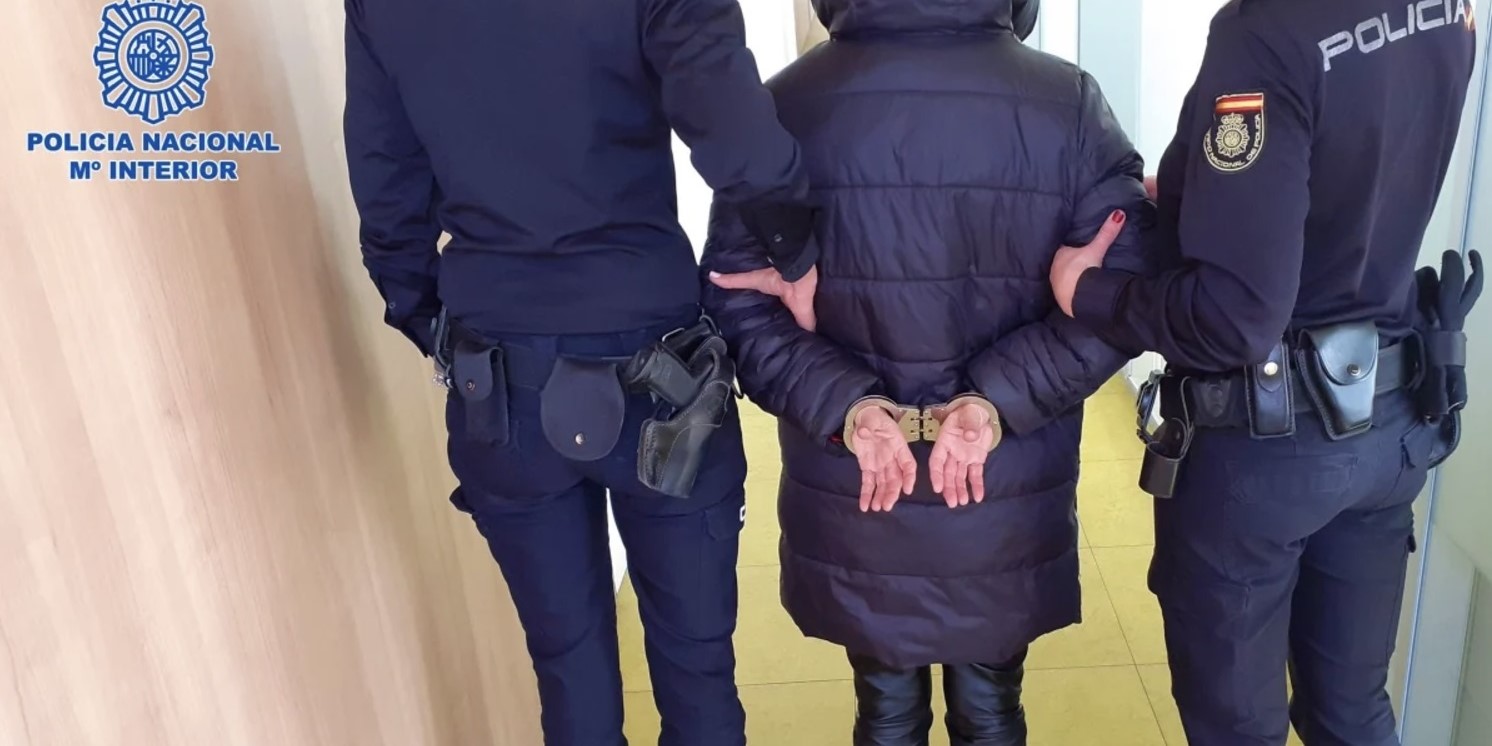 detenida-en-granada-una-limpiadora-de-hotel-acusada-de-robar-joyas-a-una-huesped-usando-una-llave-maestra
