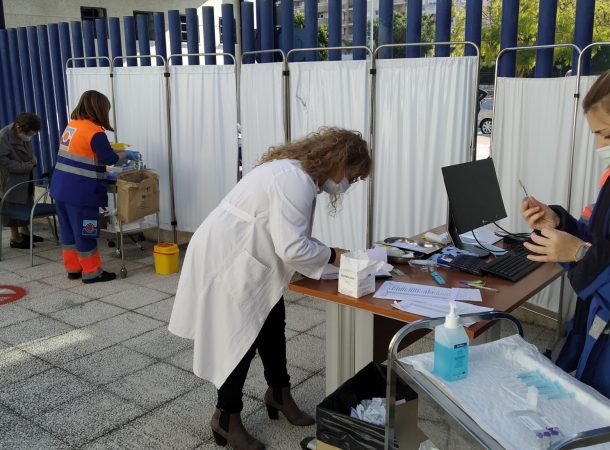 almunecar-y-la-herradura-habilitan-tres-puntos-de-vacunacion-contra-la-gripe-y-la-covid-19