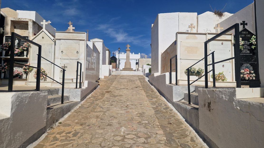 salobrena-busca-a-las-victimas-de-la-guerra-civil-bajo-su-cementerio-89-anos-despues-de-la-desbanda