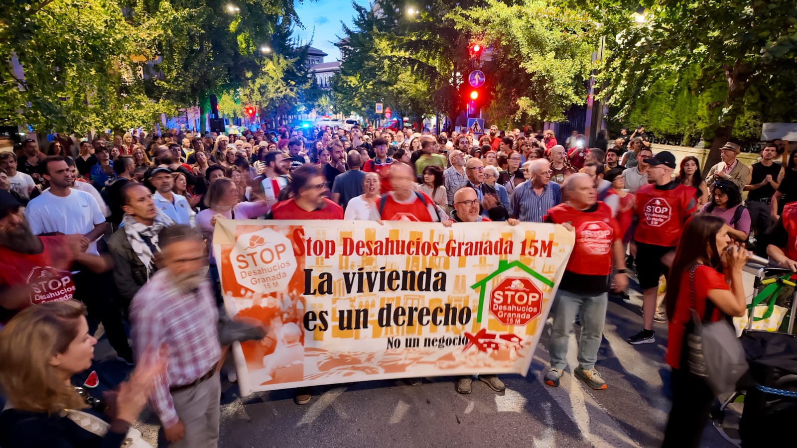 granada-vuelve-a-las-calles-por-el-derecho-a-la-vivienda-la-protesta-continua-por-el-centro-de-la-capital