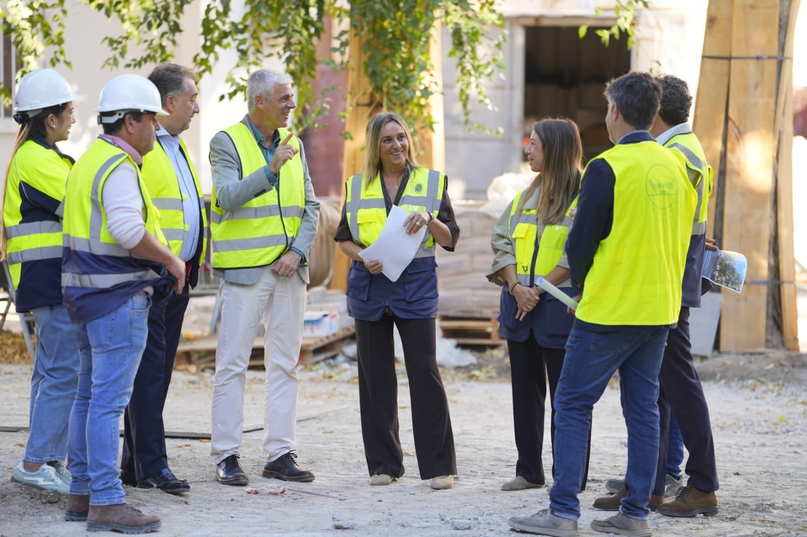 granada-el-ayuntamiento-remodela-la-plaza-de-gracia-con-juegos-infantiles-inclusivos-una-fuente-transitable-y-36-nuevos-arboles