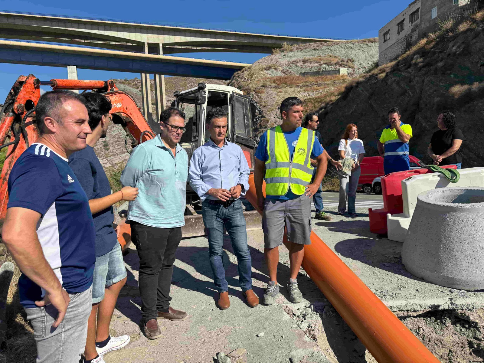 albunol-renueva-45-metros-de-la-red-de-saneamiento-de-los-canalizos-con-una-inversion-de-25-000-euros