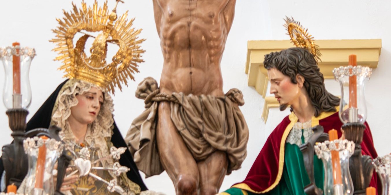 motril-roban-joyas-y-piezas-del-ajuar-de-la-virgen-del-valle-en-la-iglesia-mayor-de-la-encarnacion
