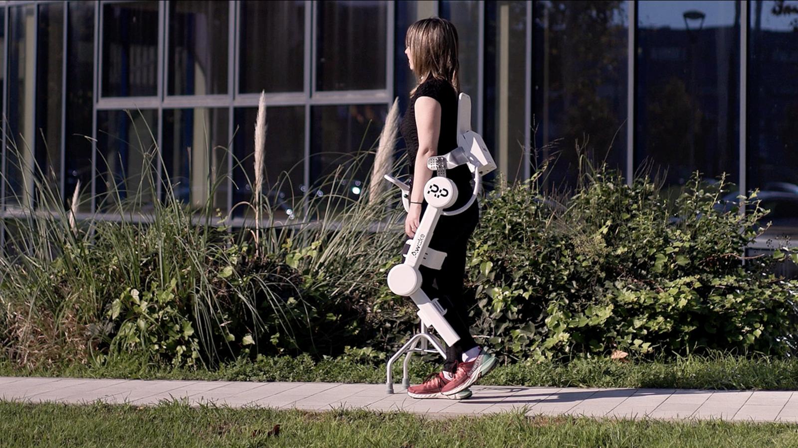 awake-el-robot-que-ayuda-a-caminar-a-personas-que-han-sufrido-un-ictus